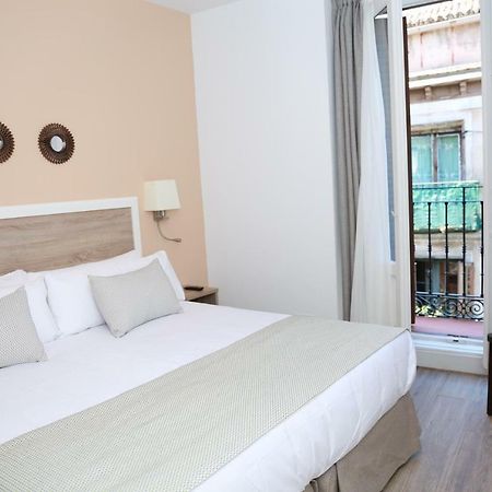 New Point Opera Aparthotel Madrid Exteriör bild