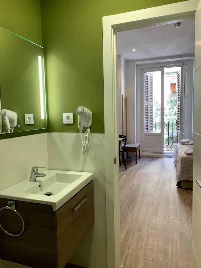 New Point Opera Aparthotel Madrid Exteriör bild