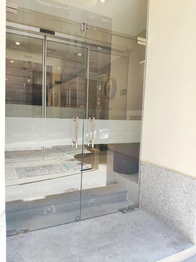 New Point Opera Aparthotel Madrid Exteriör bild