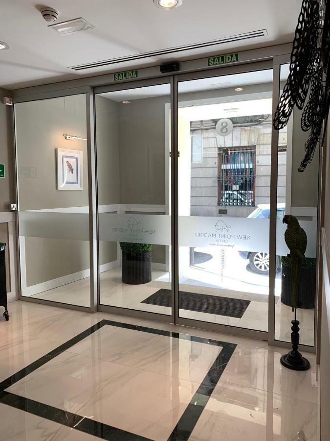 New Point Opera Aparthotel Madrid Exteriör bild