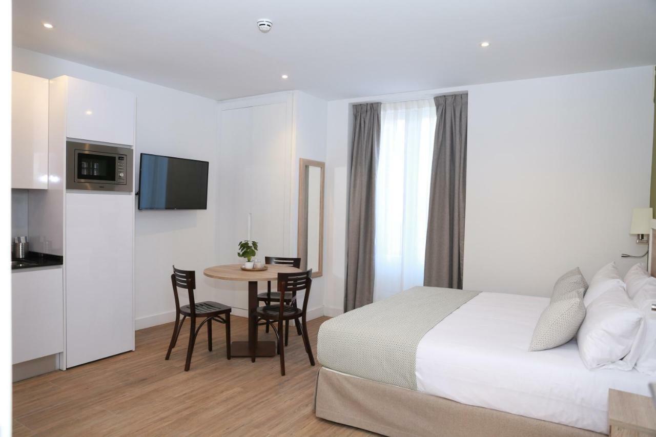 New Point Opera Aparthotel Madrid Exteriör bild