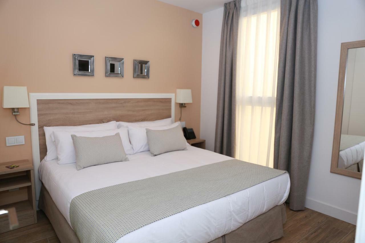 New Point Opera Aparthotel Madrid Exteriör bild