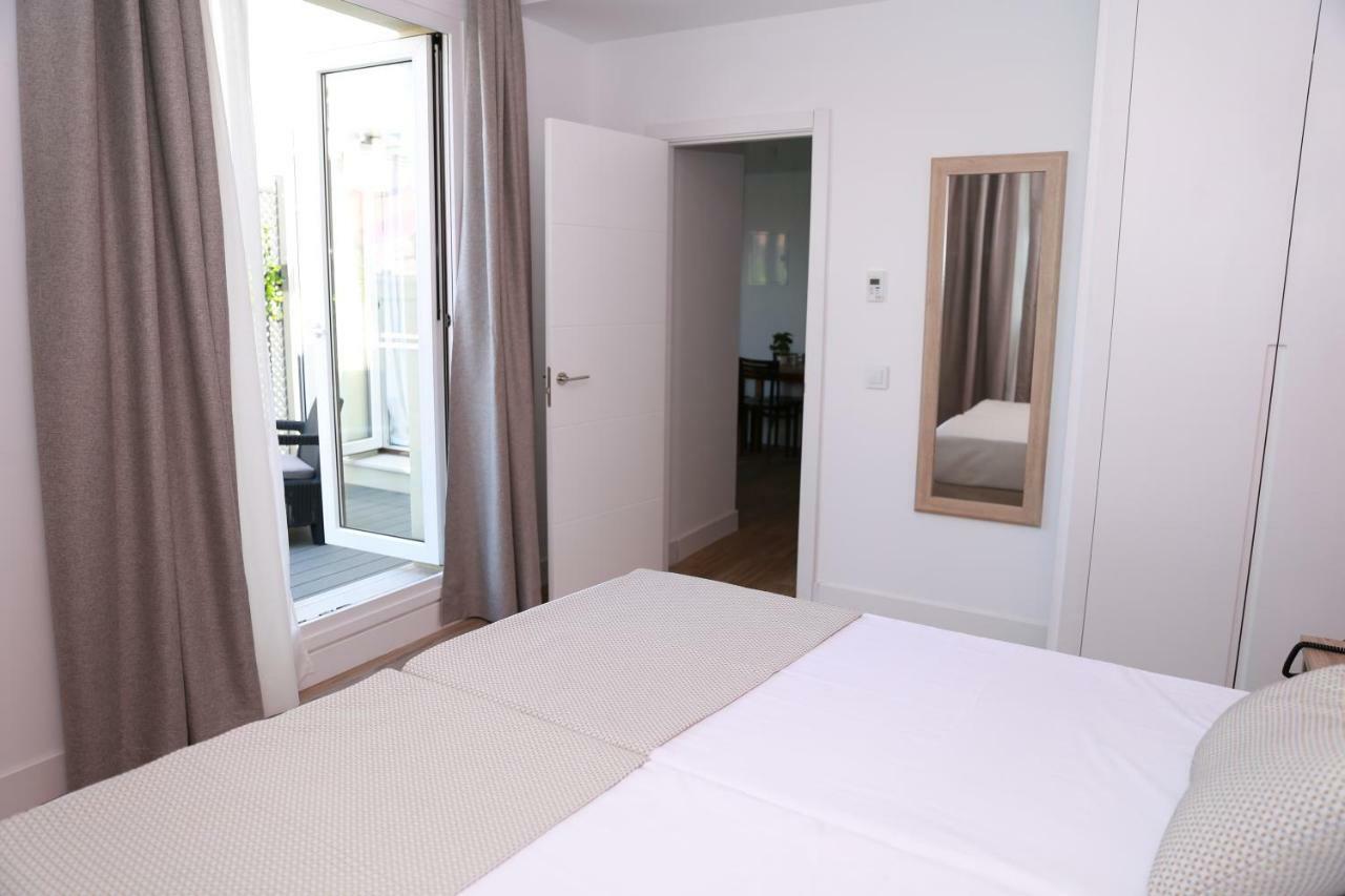 New Point Opera Aparthotel Madrid Exteriör bild