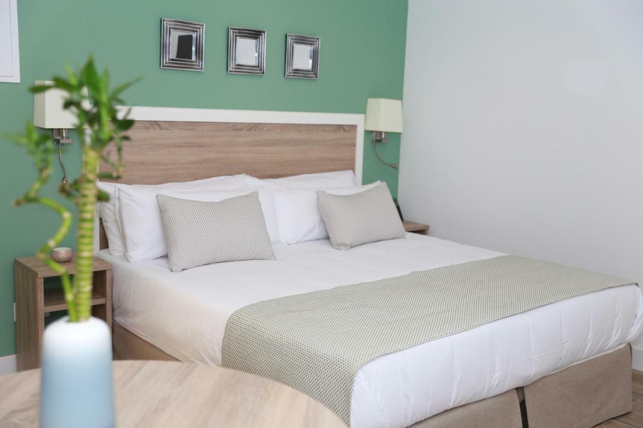 New Point Opera Aparthotel Madrid Exteriör bild