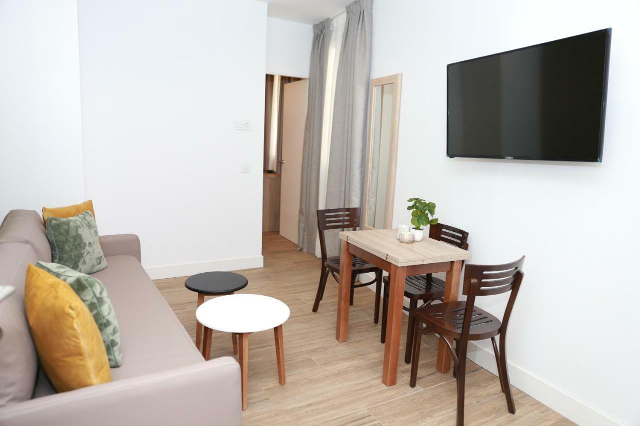 New Point Opera Aparthotel Madrid Exteriör bild