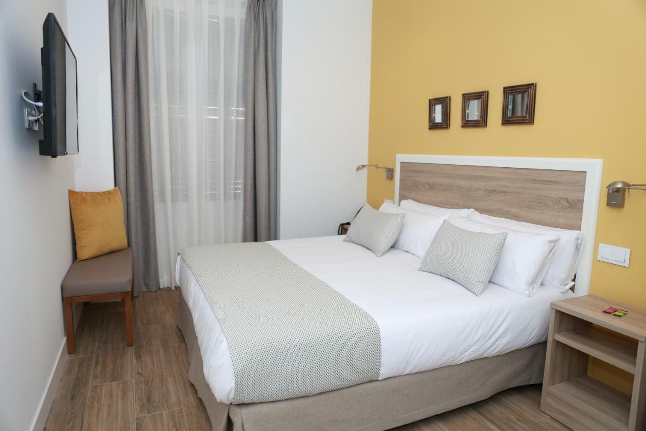 New Point Opera Aparthotel Madrid Exteriör bild