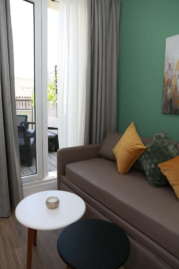 New Point Opera Aparthotel Madrid Exteriör bild