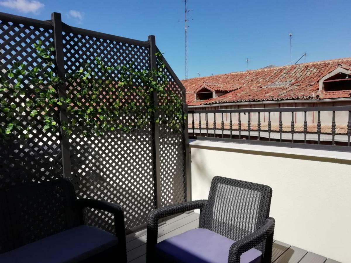 New Point Opera Aparthotel Madrid Exteriör bild